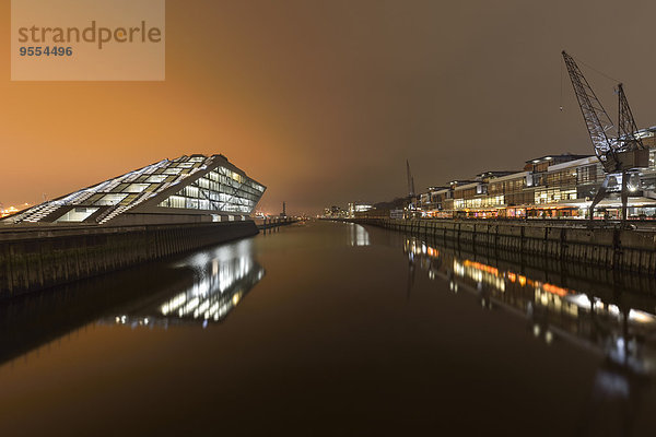 Deutschland  Hamburg  Hafen  moderne Architektur im Dockland bei Nacht