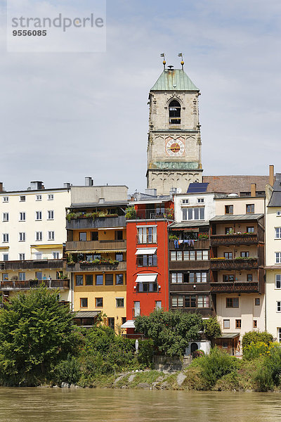 Deutschland  Bayern  Oberbayern  Wasserburg am Inn  Altstadt mit St. Jakobskirche am Inn