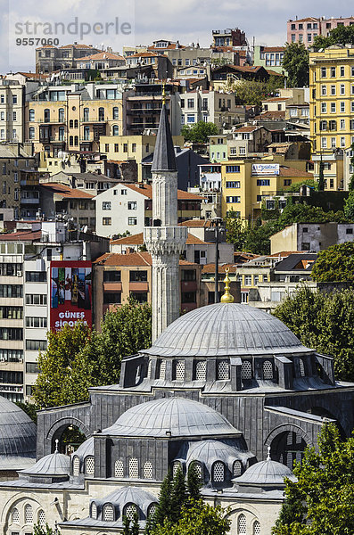 Türkei  Istanbul  Moschee und Minarett