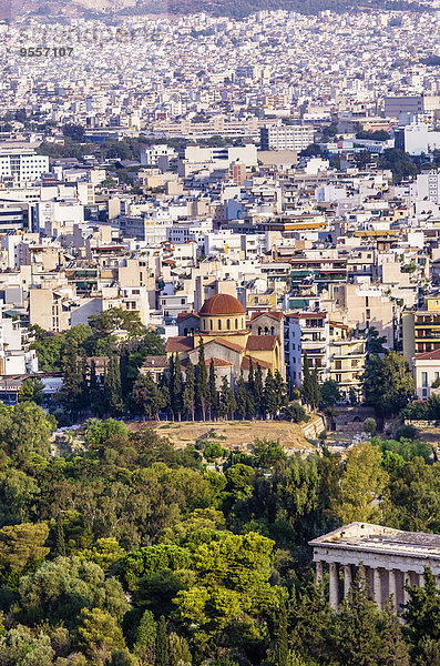 Griechenland  Athen  Stadtbild mit Kirche Agia Marina