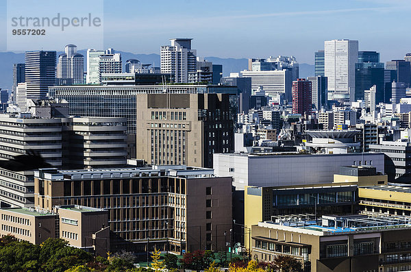 Japan  Osaka  Stadtbild vom Schloss Osaka aus gesehen