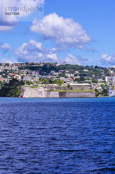 Karibik  Antillen  Kleine Antillen  Martinique  Fort-de-France  Blick auf Stadt und Festung