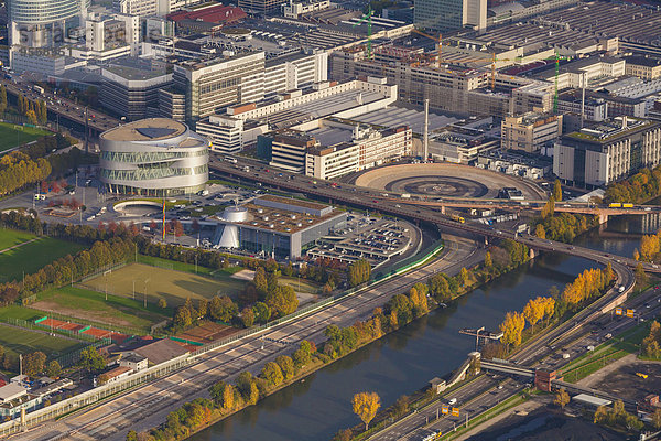Deutschland  Baden-Württemberg  Stuttgart  Luftaufnahme der Mercedes-Benz Zentrale