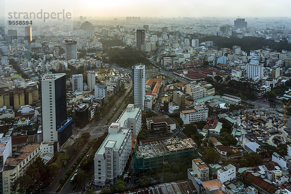 Vietnam  Ho-Chi-Minh-Stadt  Stadtbild vom Bitexco Financial Tower aus gesehen