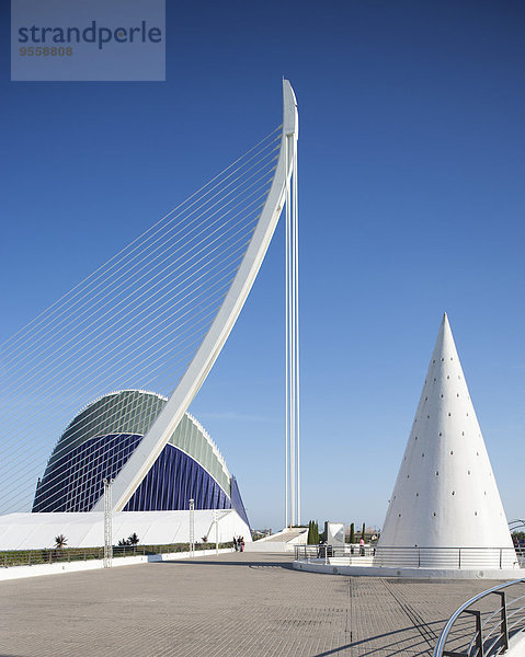 Spanien  Valencia  Stadt der Künste und Wissenschaften  Brücke Puente del Grao und L'Agora