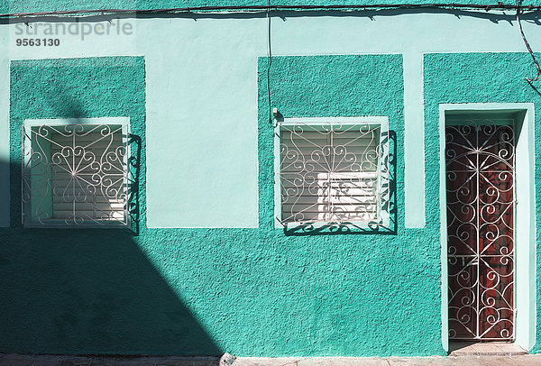 Farbaufnahme Farbe Städtisches Motiv Städtische Motive Straßenszene Gebäude Close-up Karibik Westindische Inseln Kuba