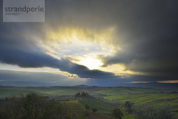 Bauernhaus Ländliches Motiv ländliche Motive Himmel Sturm Italien Toskana Val d'Orcia San Quirico d'Orcia Provinz Siena