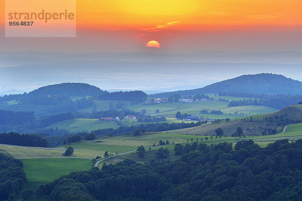 niedrig Berg Sonnenuntergang Landschaft Ansicht Deutschland Hessen