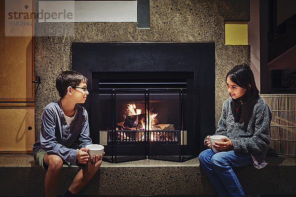 nahe Zusammenhalt Getränk Wärme mischen Wohnkamin Wohnkamine Kamin Mixed