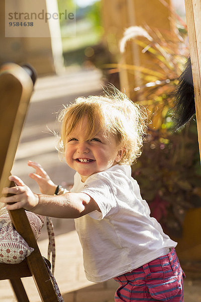Außenaufnahme Europäer lächeln Junge - Person Baby freie Natur