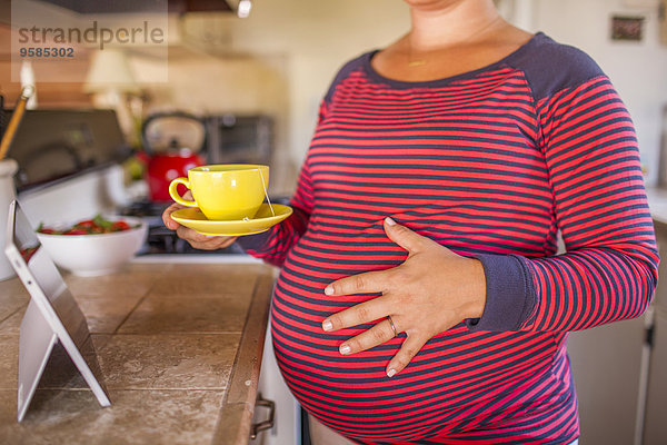 Europäer Tasse Küche halten Schwangerschaft Mutter - Mensch Tee