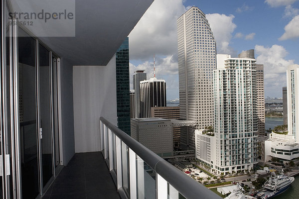 hoch oben Stadtansicht Stadtansichten Städtisches Motiv Städtische Motive Straßenszene Vereinigte Staaten von Amerika USA aufwärts Balkon Ignoranz Florida Miami