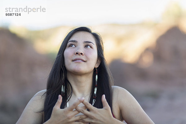 Frau Wüste Meditation mischen Mixed