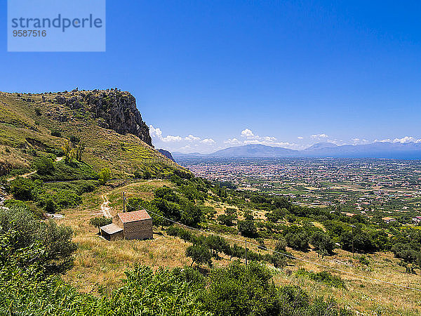 Italien  Sizilien  Provinz Palermo  Blick auf die Berge von Capaci  von Borgetto aus gesehen