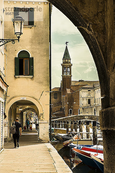 Italien  Provinz Venedig  Chioggia  Stadtbild mit Kirchturm