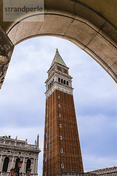 Italien  Venedig  Markusplatz  Campanile