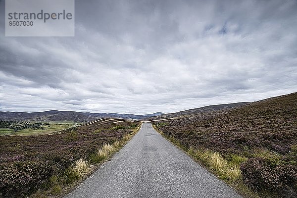 Großbritannien  England  Schottland  einspurige Straße  Cairngorms Nationalpark