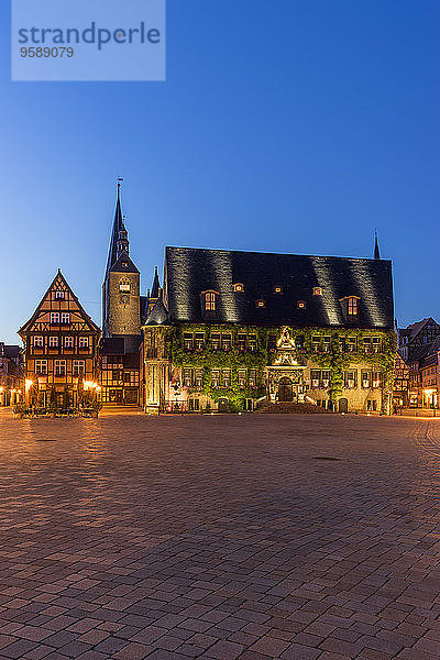Deutschland  Sachsen-Anhalt  Quedlinburg  Rathaus bei Nacht
