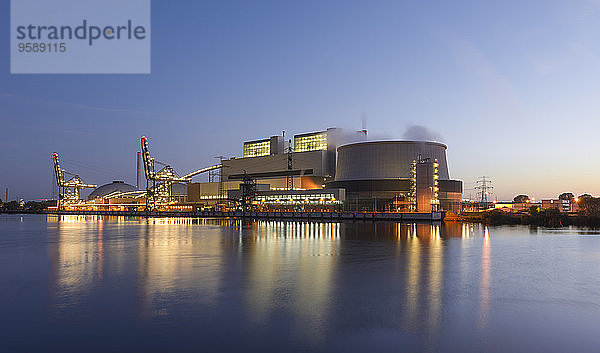 Deutschland  Hamburg  Kohlekraftwerk Moorburg am Abend