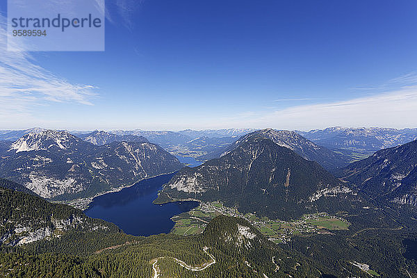 Österreich  Salzkammergut  Dachsteingebirge  Blick auf den Hallsteinsee