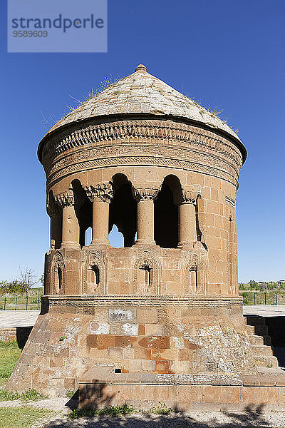 Türkei  Anatolien  Region Ostanatolien  Provinz Bitlis  Ahlat  Bayindir-Tuerbe  Bayindir Kuembeti