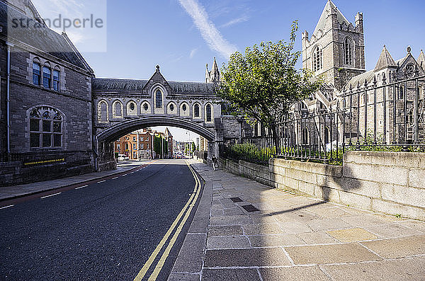 Irland  County Dublin  Dublin  Dublinia  Wood Quay  Dublinia Museum und Christ Church Cathedral rechts