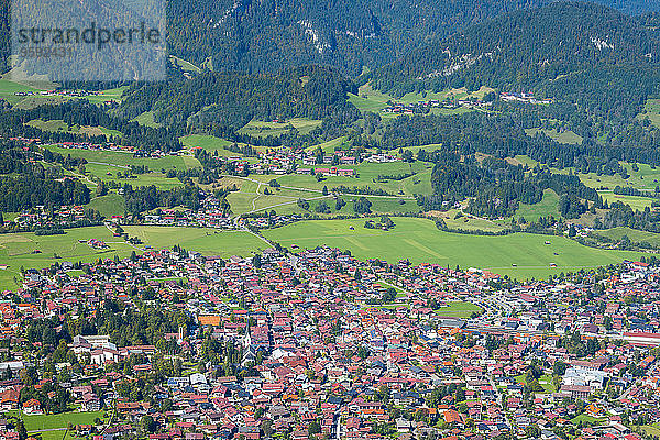 Deutschland  Bayern  Allgäu  Blick nach Oberstdorf