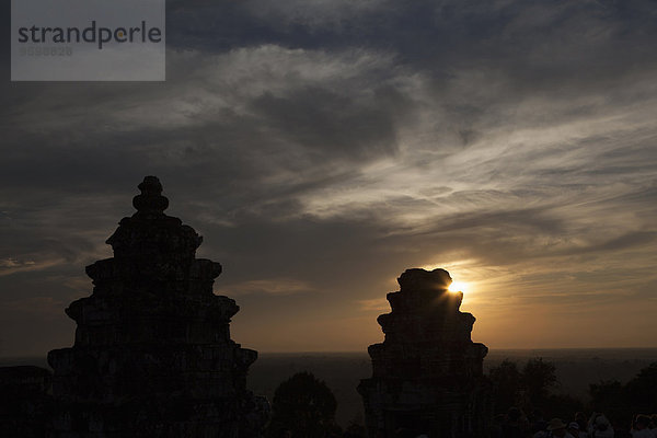 Alter Tempel bei Sonnenuntergang  Siem Reap  Kambodscha