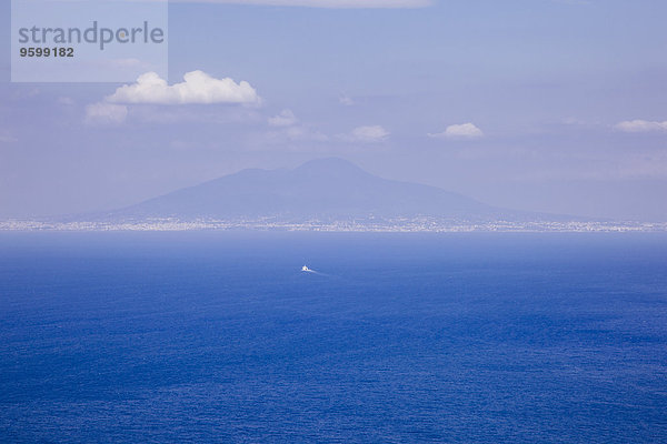 Fernsicht auf Neapel und den Vesuv Capri  Italien