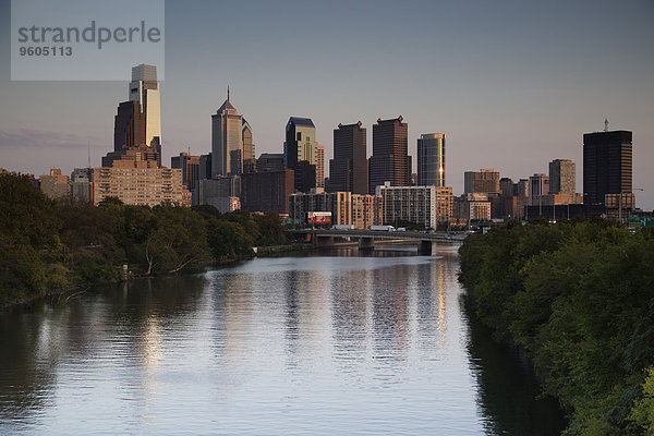 Vereinigte Staaten von Amerika USA Skyline Skylines Fluss Pennsylvania Philadelphia