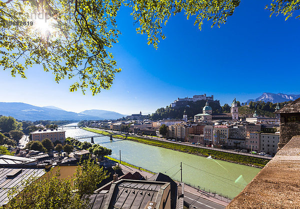 Österreich  Salzburg  Stadtbild von Kapuzinerberg aus gesehen