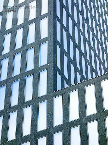 Schweiz  Zürich  Fassade moderner Büroturm