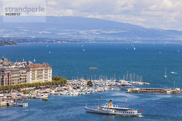 Schweiz  Genf  Hafen mit Raddampfer am Genfersee