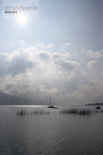 Österreich  Nussdorf  Gewitterstimmung am Atterssee