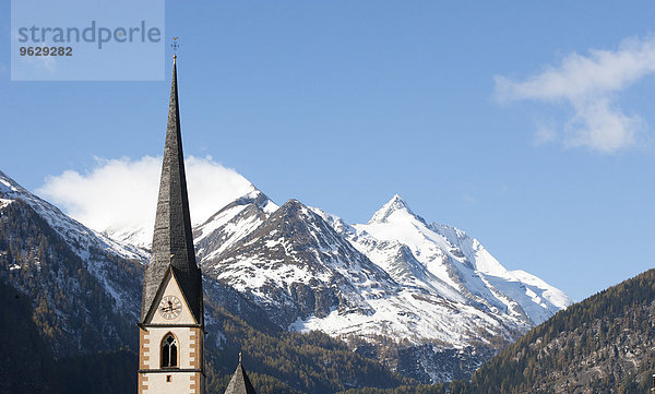 Österreich  Kärnten  Heiligenblut am Großglockner  Hohe Tauern  Pfarrkirche vor dem Großglockner