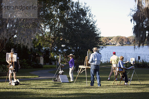 Gruppe von Pleinairmalern im Albin Polasek Museum und Skulpturengarten  Winter Park  Florida  USA