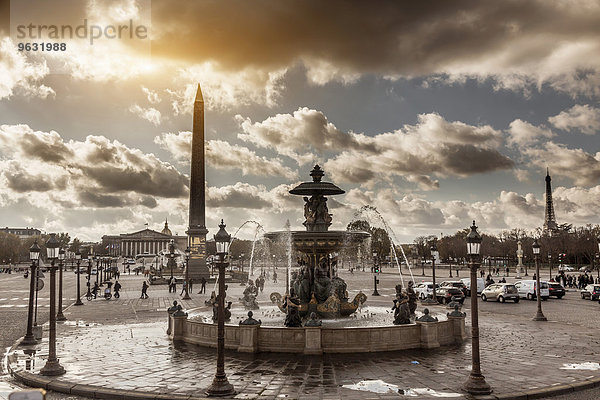 Ansicht der Brunnen am Place de la Concorde  Paris  Frankreich