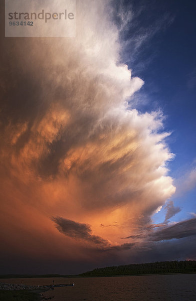 hoch oben Wolke Sturm Spiegelung Anordnung Sonnenlicht