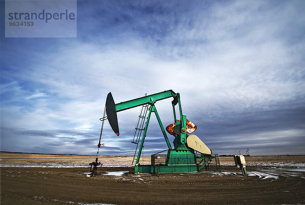 Feld Bohrmaschine Bohrer Saskatchewan Öl Pumpe