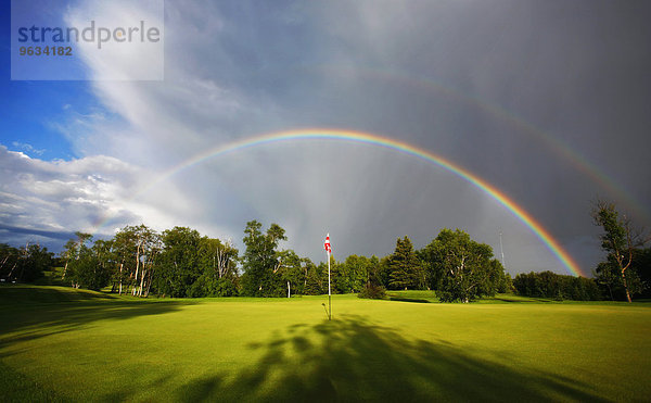 Himmel über grün Golfsport Golf Regenbogen
