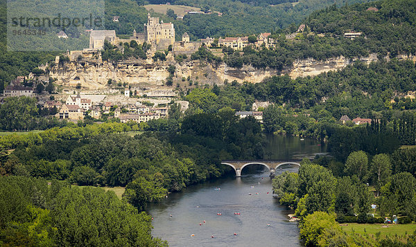 Fluss Dordogne  Beynac-et-Cazenac  Aquitanien  Südfrankreich  Frankreich  Europa