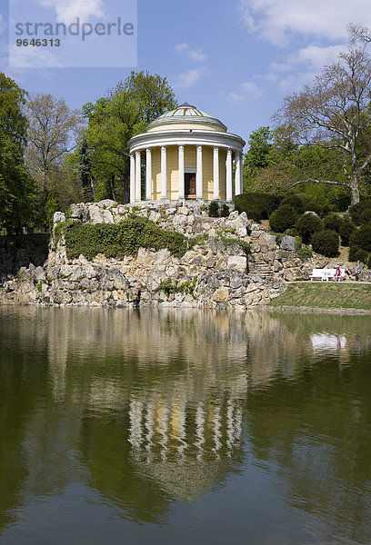 Leopoldinentempel im Esterhazyschen Schlosspark  Leopoldinenteich  Eisenstadt  Burgenland  Österreich  Europa