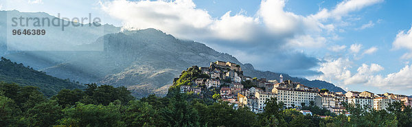 Panorama Berge und Umgebung  Stadtansicht  Corte  Korsika  Frankreich  Europa