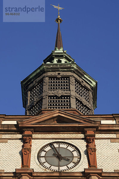 Uhrturm mit Isolatoren von damaligen Telegrafenmasten  Hauptpostamt  1892 bis 1897 im Stil der Neorenaissance erbaut  Schwerin  Mecklenburg-Vorpommern  Deutschland  Europa