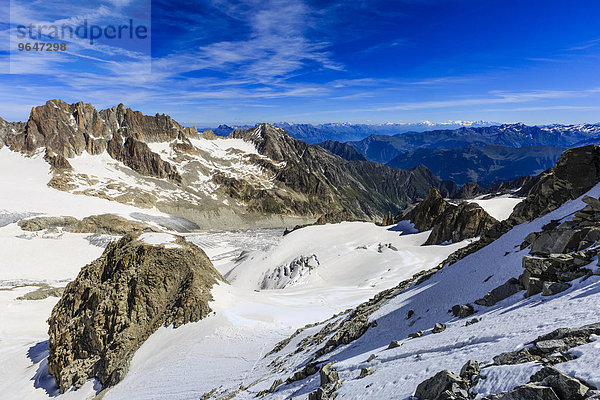Ausblick vom Nordwest-Grat des Grande Lui zum Saleinagletscher  Mont-Blanc-Massiv  Alpen  Wallis  Schweiz  Europa