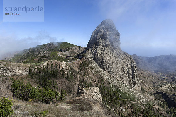Ausblick vom Mirador Roque de Agando auf den Roque de Agando  La Gomera  Kanarische Inseln  Spanien  Europa