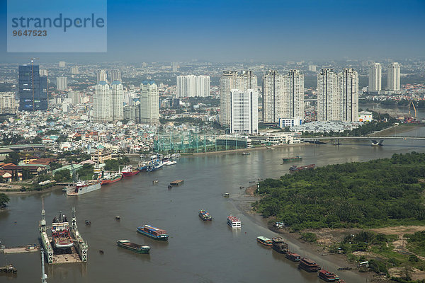 Luftaufnahme vom Saigon-River mit Stadtzentrum  Ho-Chi-Minh-Stadt  Vietnam  Asien