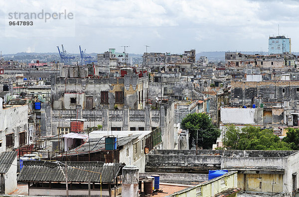 Ausblick vom Hotel Plaza über die Altstadt  Centro Habana  Havanna  Ciudad de La Habana  Kuba  Nordamerika