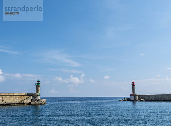Lotsentürme  Leuchttürme des alten Hafens von Bastia  Korsika  Frankreich  Europa