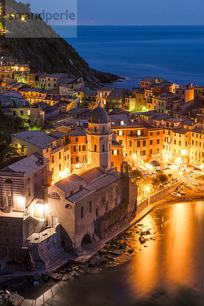 Abendstimmung  Fischerdorf  Vernazza  Cinque Terre  UNESCO Weltkulturerbe  Italienische Riviera  Levante  Ligurien  Italien  Europa